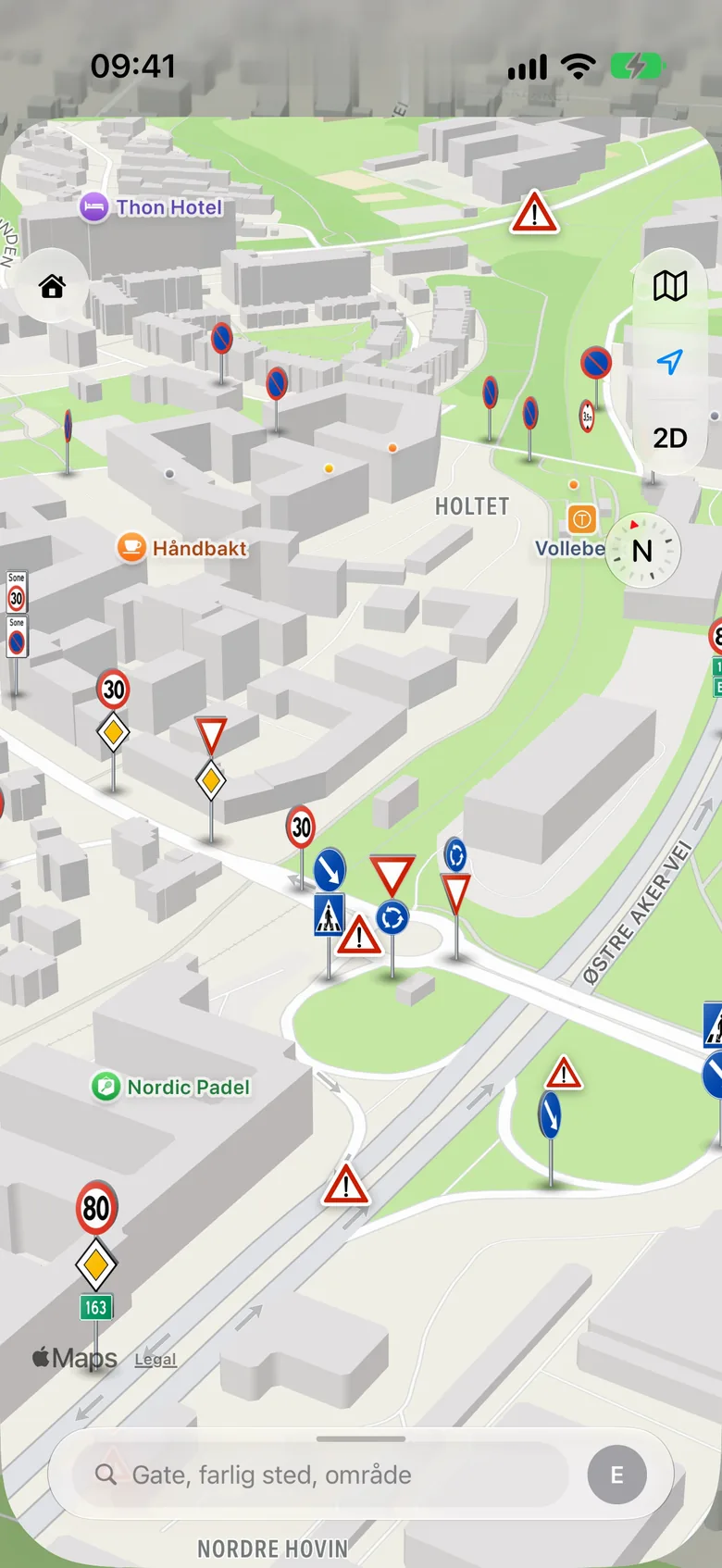 Krysset ved stasjonen i 3D med ekte skilt og trafikklys